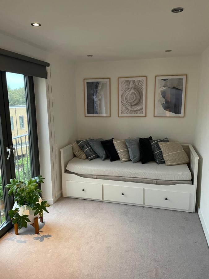 Cosy Bedroom In Luxury Alojamento de Acomodação e Pequeno-almoço Londres